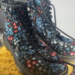 Like New! Size 4 Dr. Marten boots
